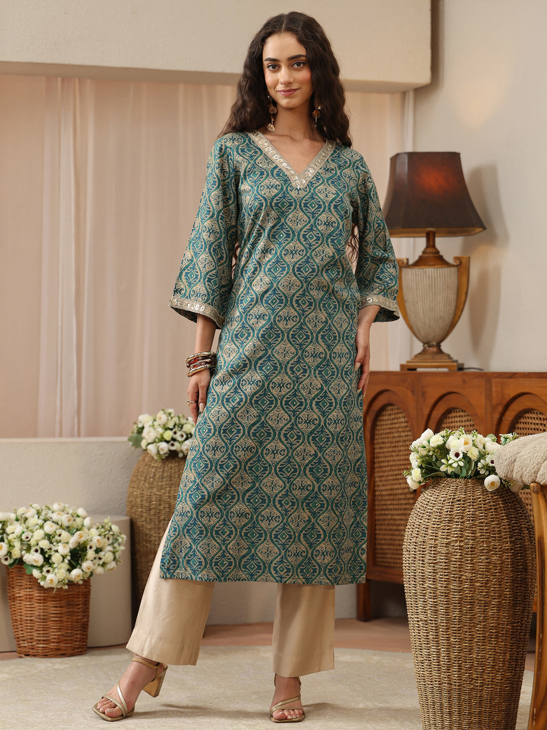  Off White Abstract Printed Panelled A-Line Kurta 
