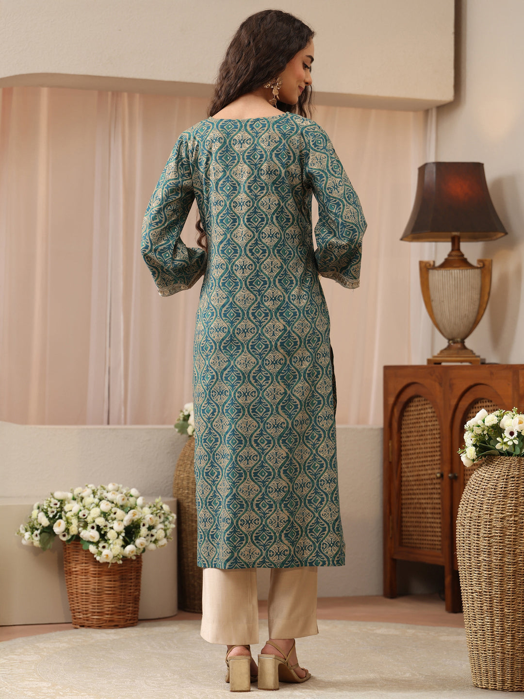  Off White Abstract Printed Panelled A-Line Kurta 