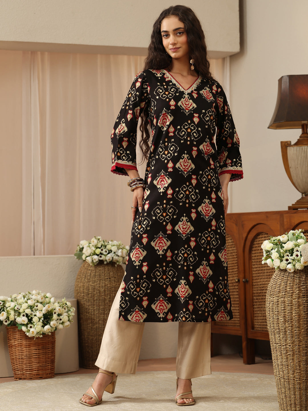  Off White Abstract Printed Panelled A-Line Kurta 