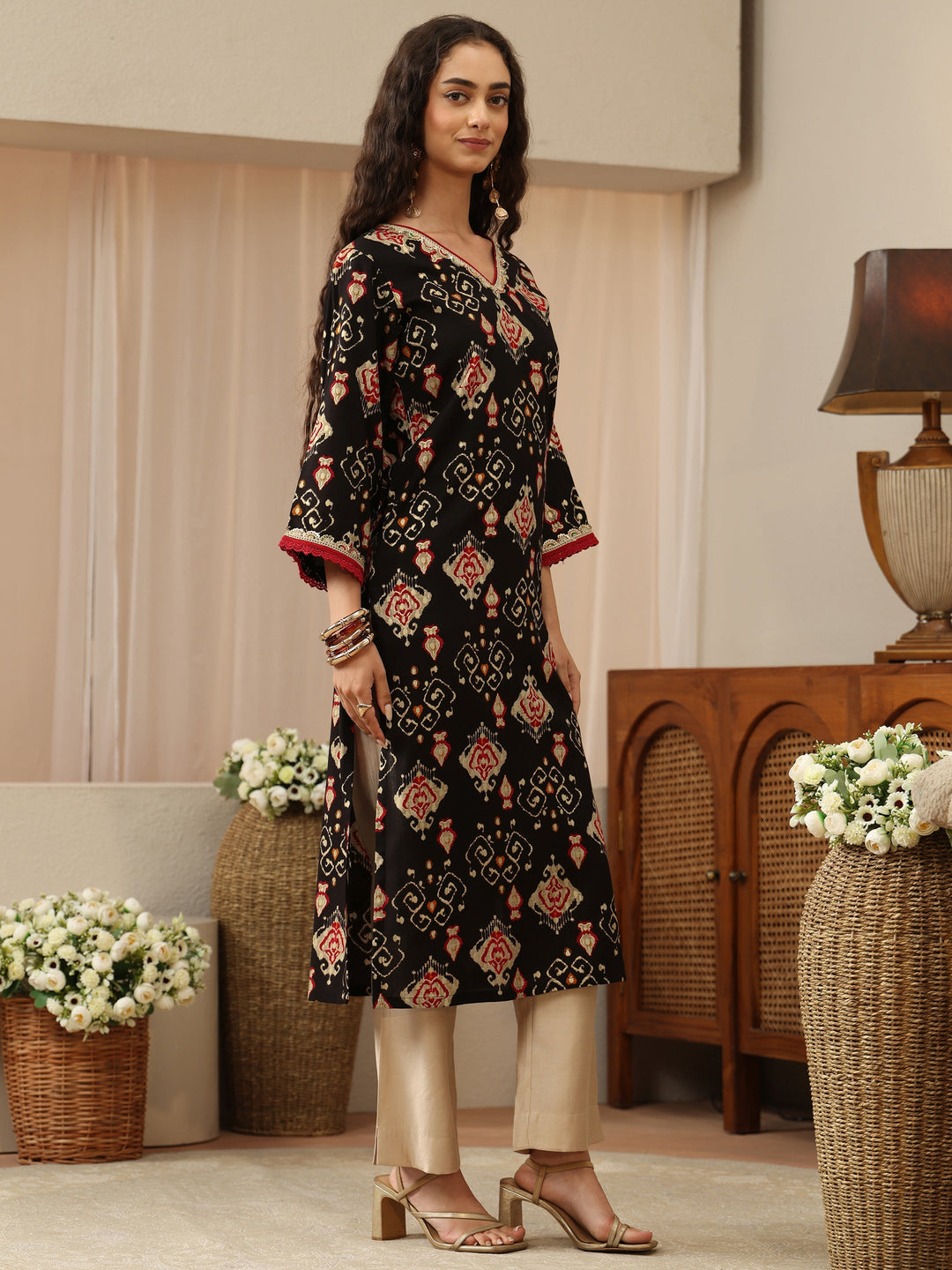  Off White Abstract Printed Panelled A-Line Kurta 