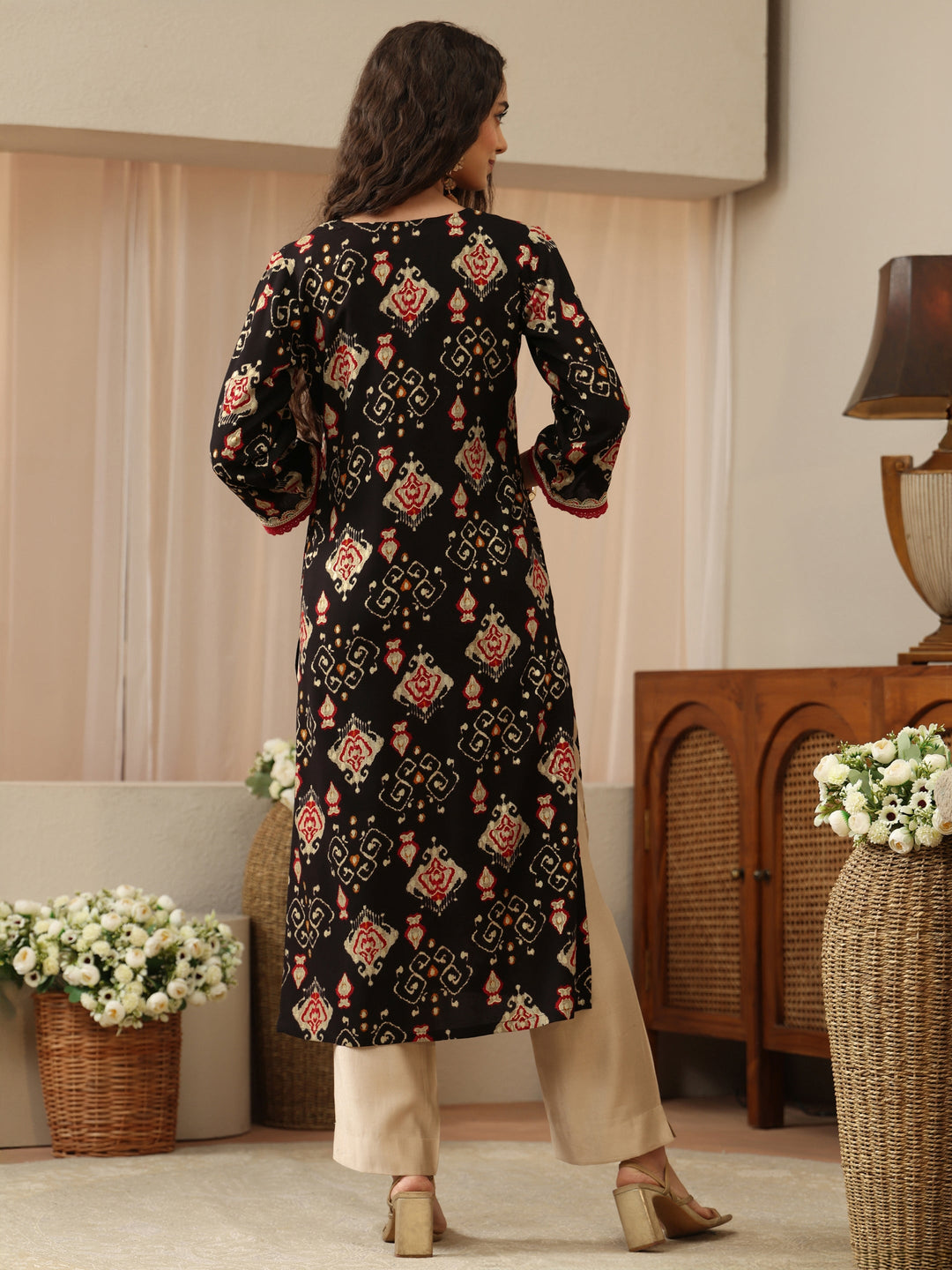  Off White Abstract Printed Panelled A-Line Kurta 