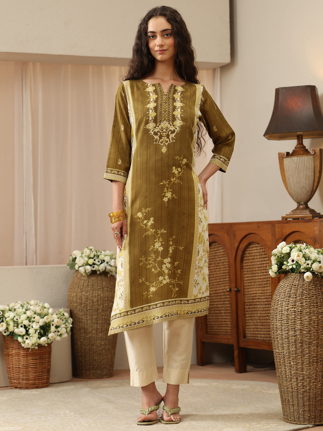  Off White Abstract Printed Panelled A-Line Kurta 