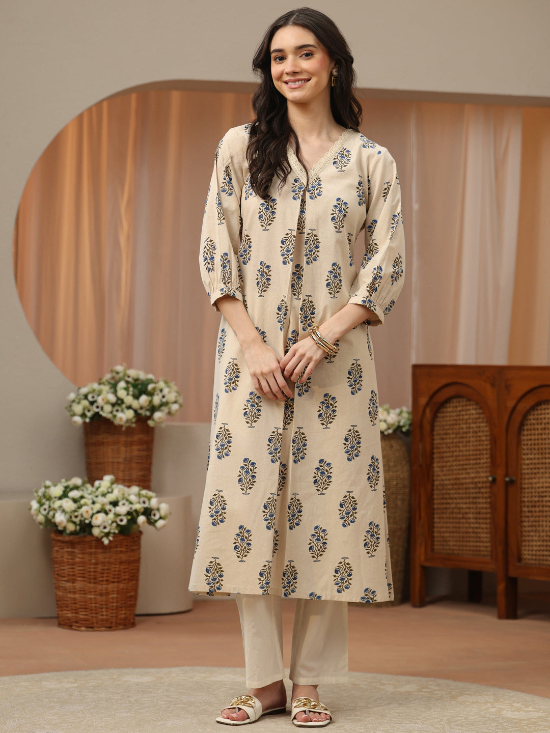  Off White Abstract Printed Panelled A-Line Kurta 