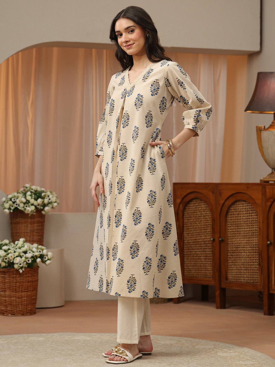  Off White Abstract Printed Panelled A-Line Kurta 