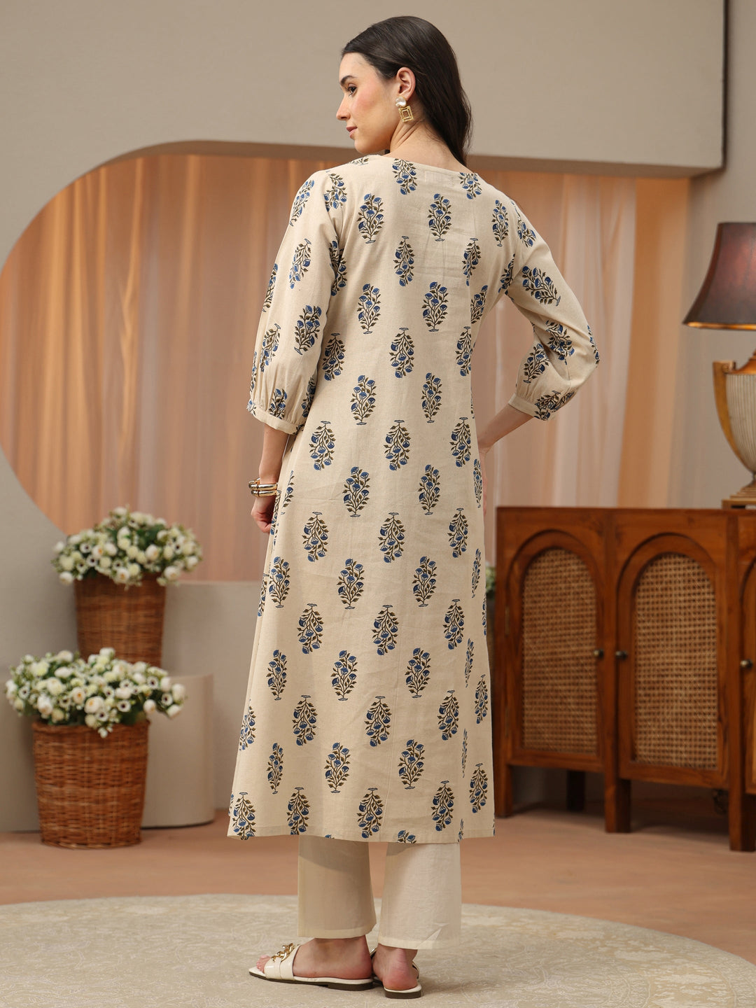  Off White Abstract Printed Panelled A-Line Kurta 