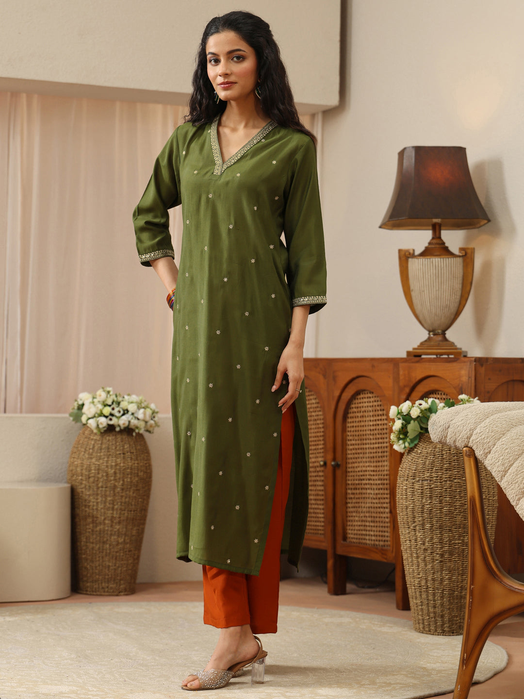  Off White Abstract Printed Panelled A-Line Kurta 