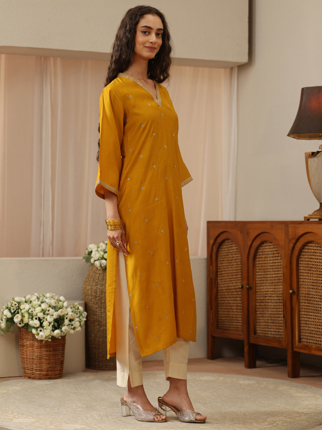 Off White Abstract Printed Panelled A-Line Kurta 
