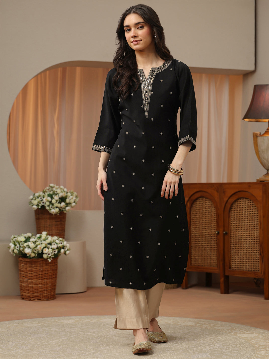  Off White Abstract Printed Panelled A-Line Kurta 