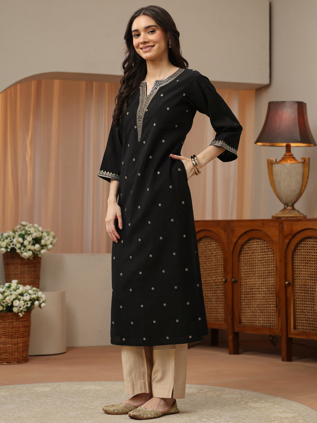  Off White Abstract Printed Panelled A-Line Kurta 