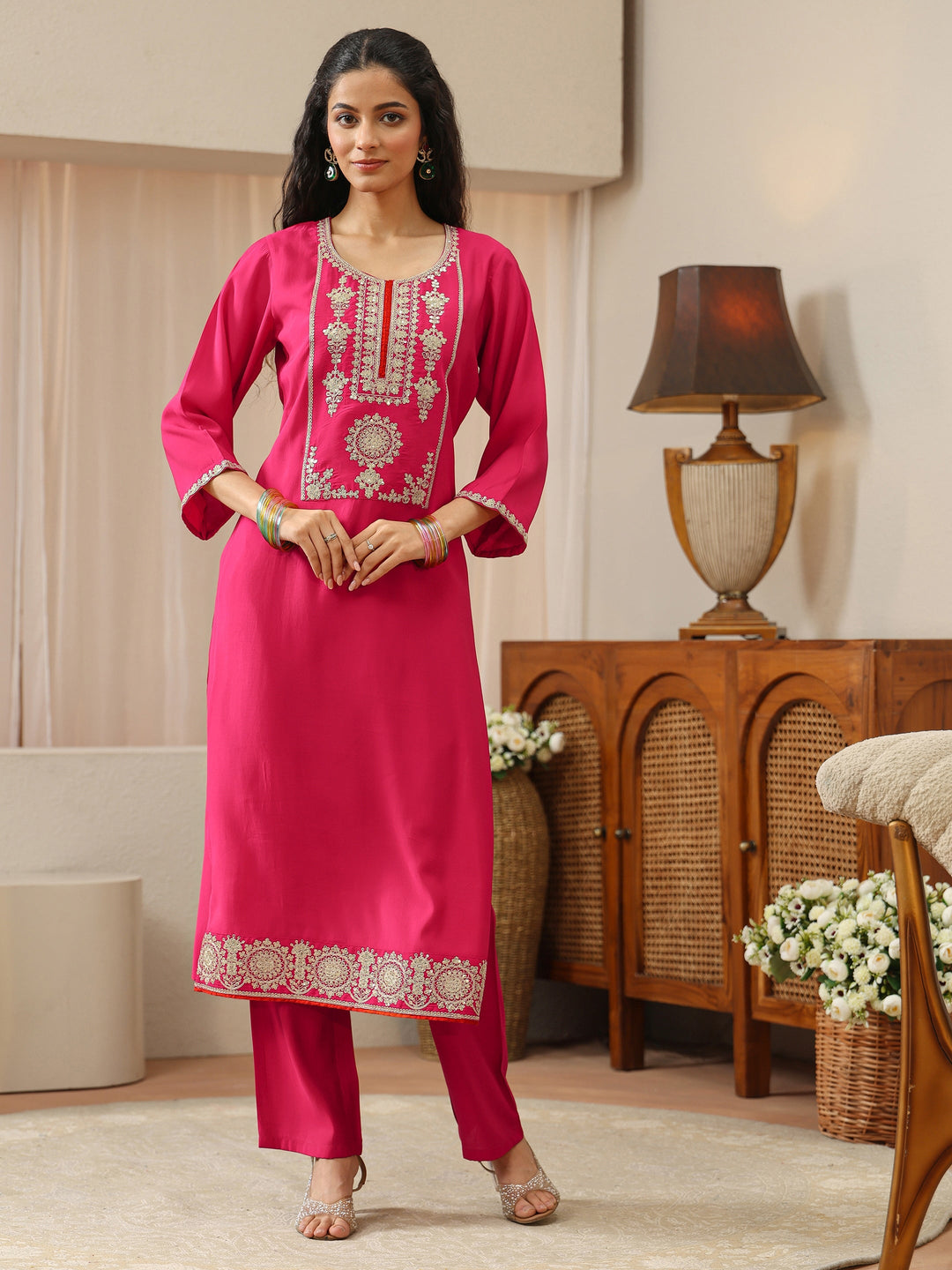  Off White Abstract Printed Panelled A-Line Kurta 