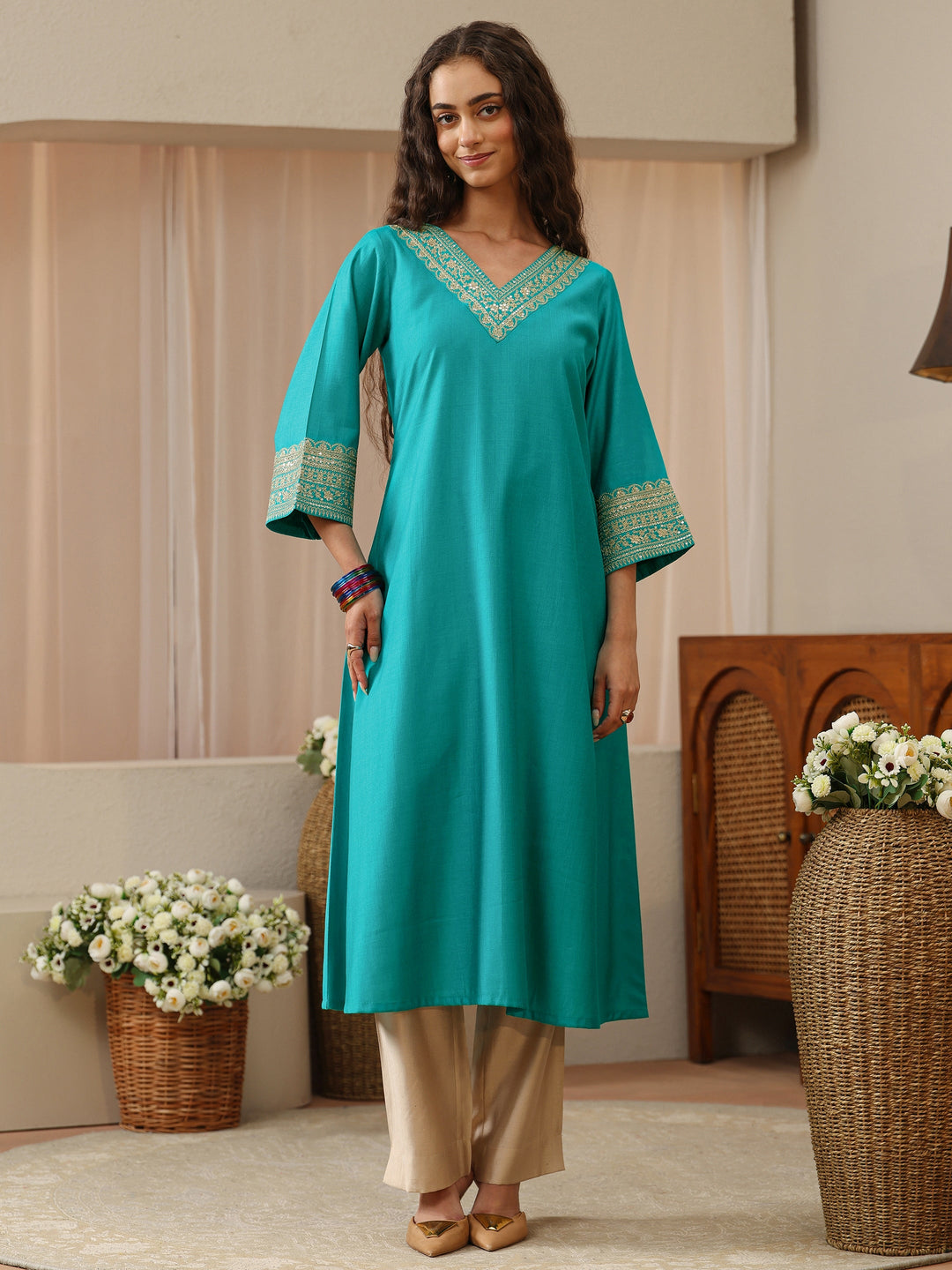  Off White Abstract Printed Panelled A-Line Kurta 