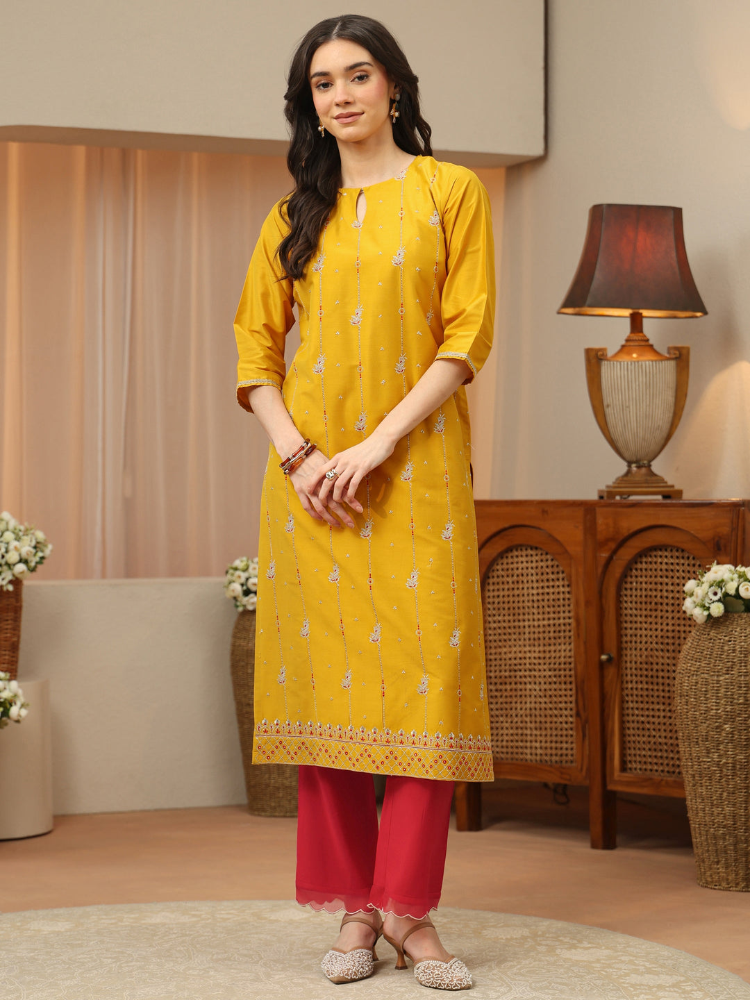  Off White Abstract Printed Panelled A-Line Kurta 