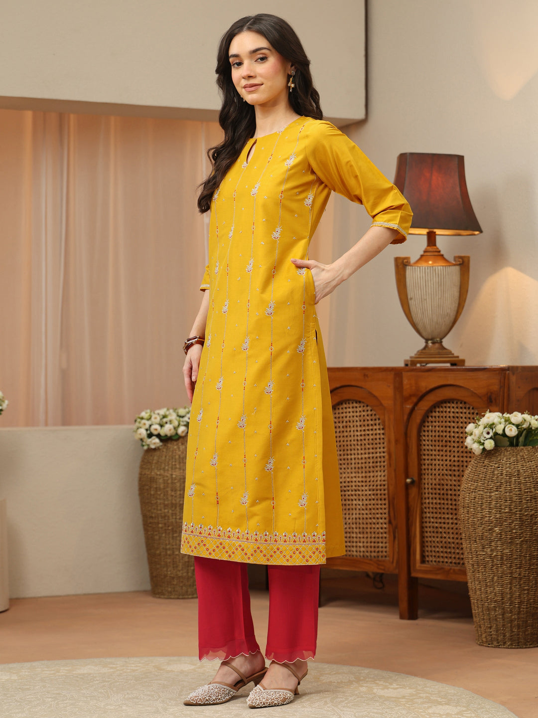  Off White Abstract Printed Panelled A-Line Kurta 