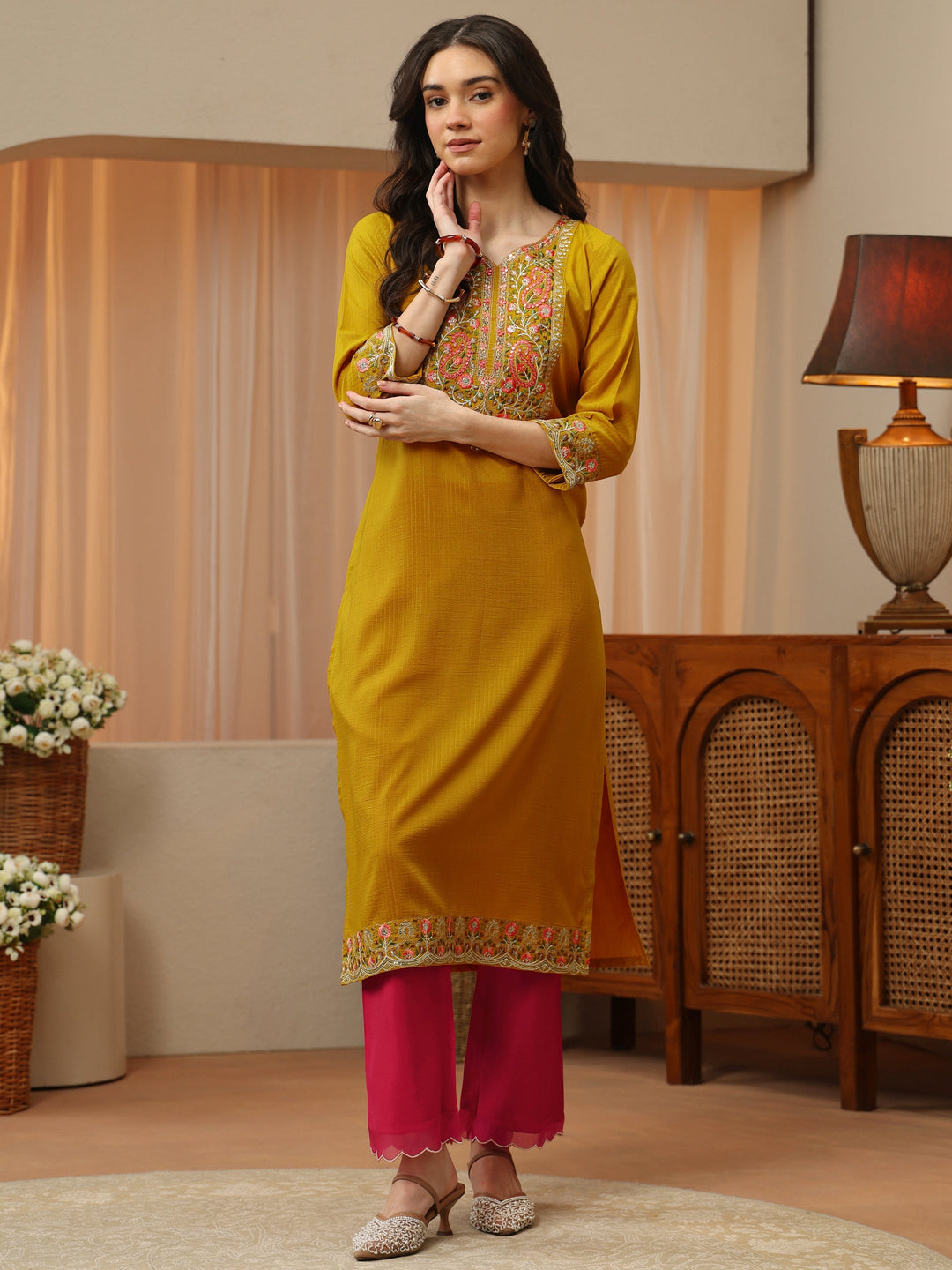  Off White Abstract Printed Panelled A-Line Kurta 