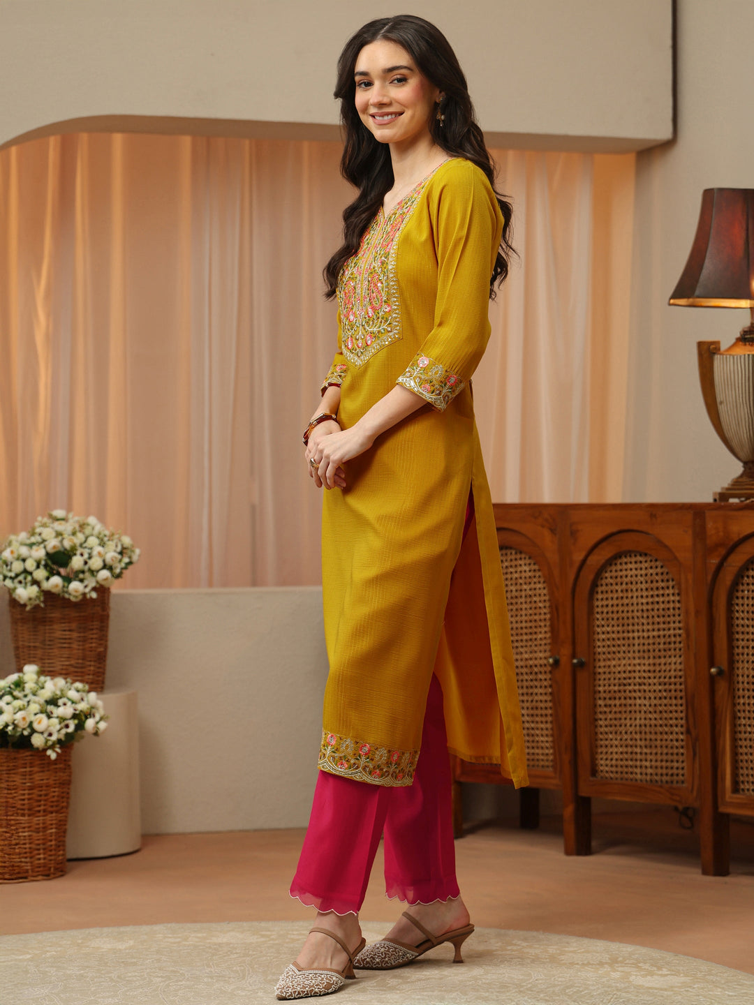  Off White Abstract Printed Panelled A-Line Kurta 