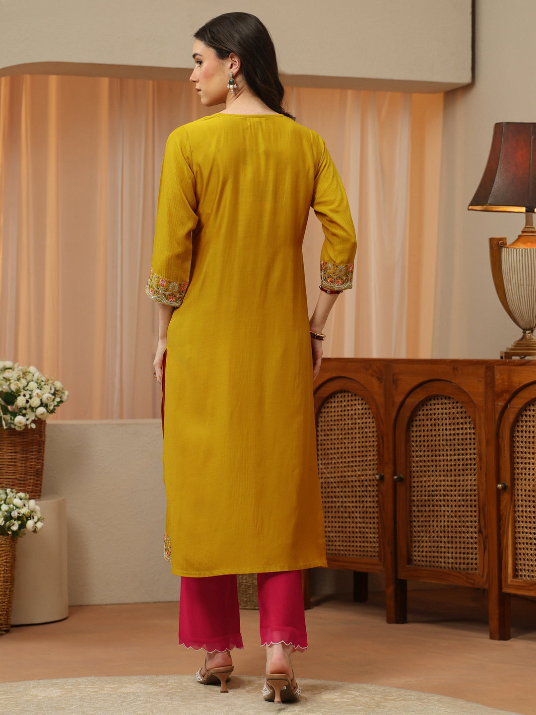  Off White Abstract Printed Panelled A-Line Kurta 