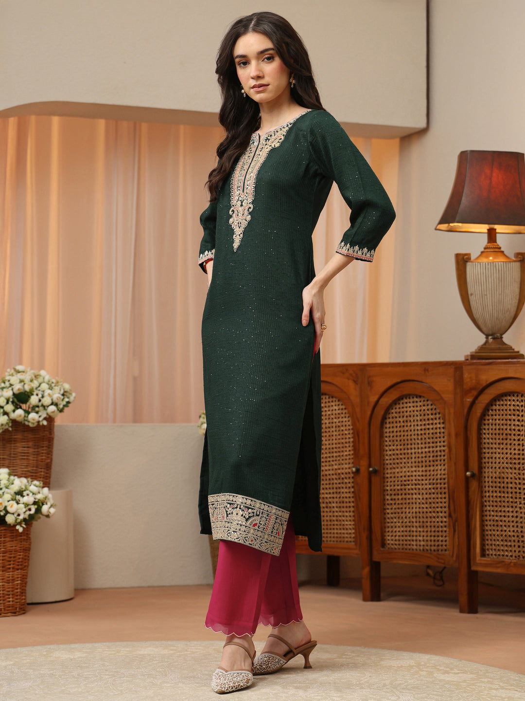  Off White Abstract Printed Panelled A-Line Kurta 