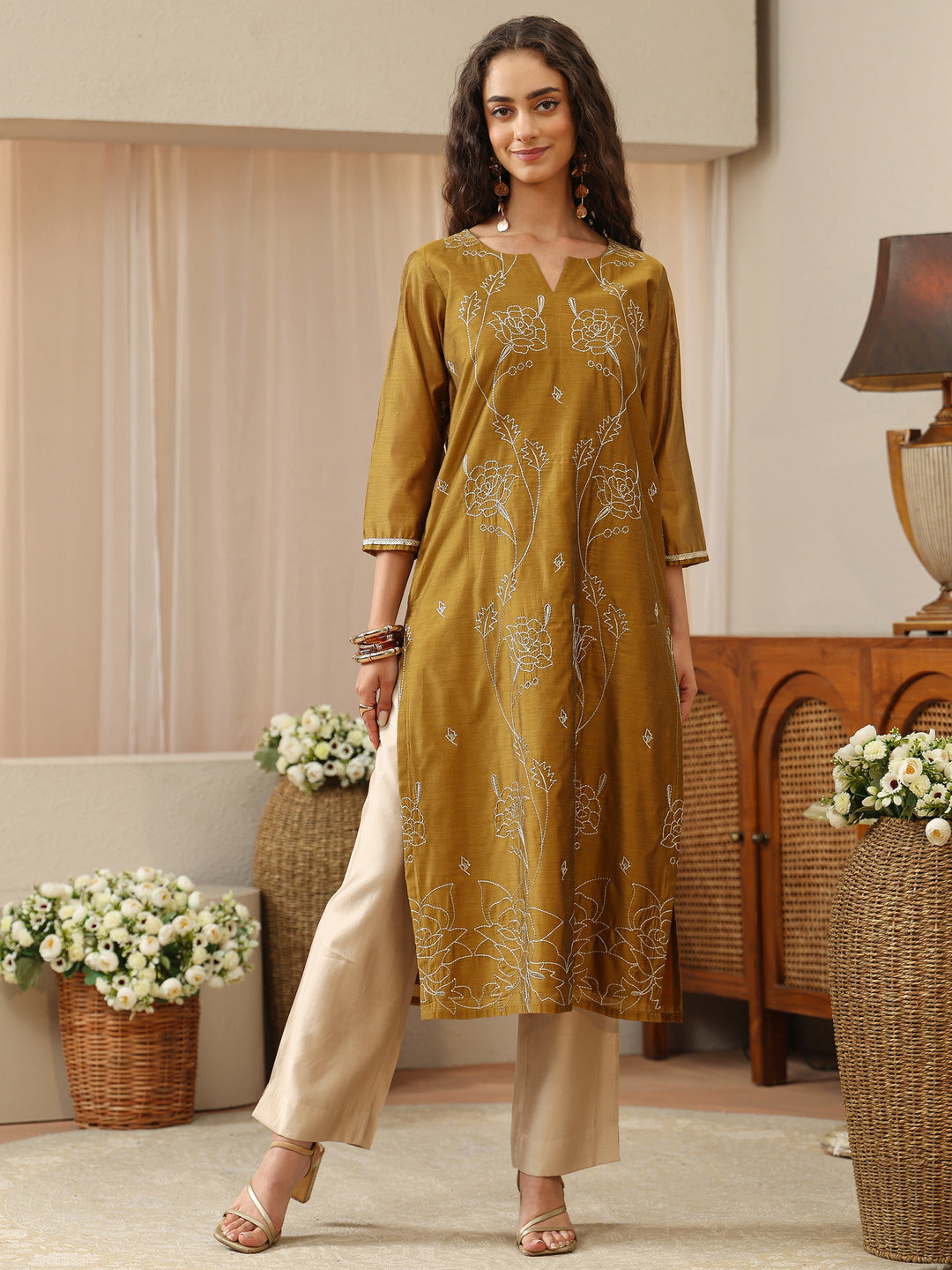  Off White Abstract Printed Panelled A-Line Kurta 