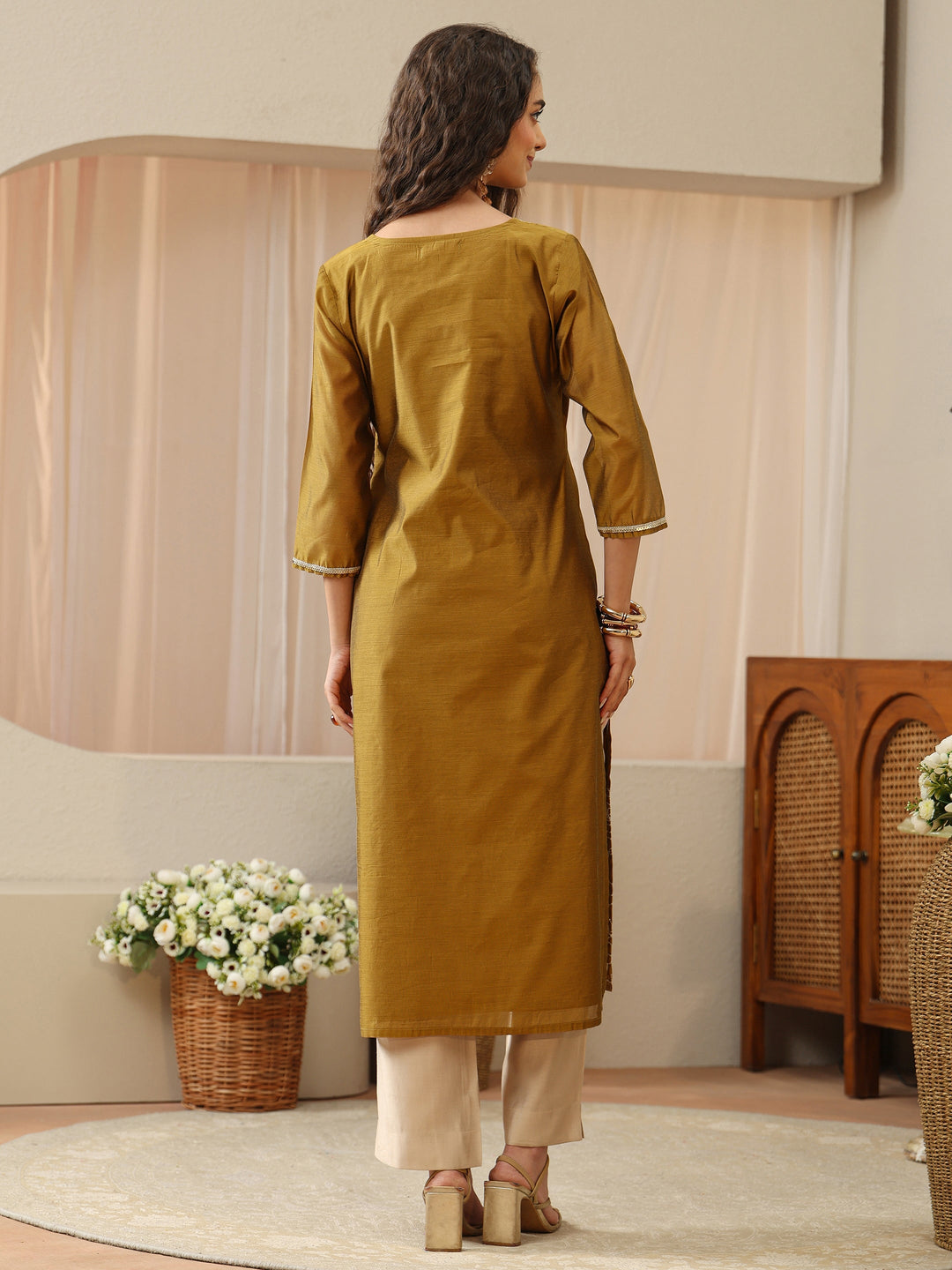  Off White Abstract Printed Panelled A-Line Kurta 
