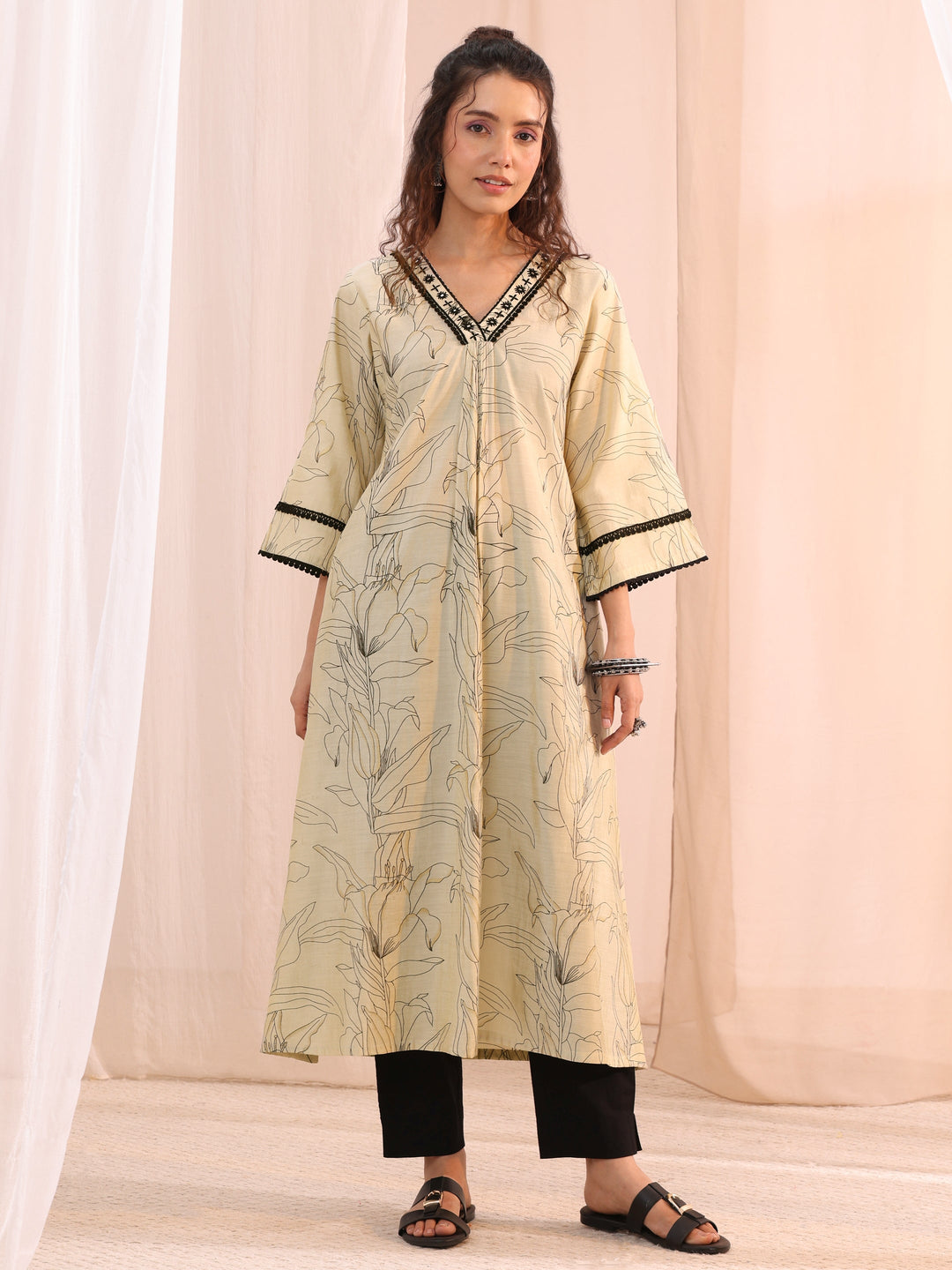  Off White Floral Printed Silk Blend A-Line Kurta 
