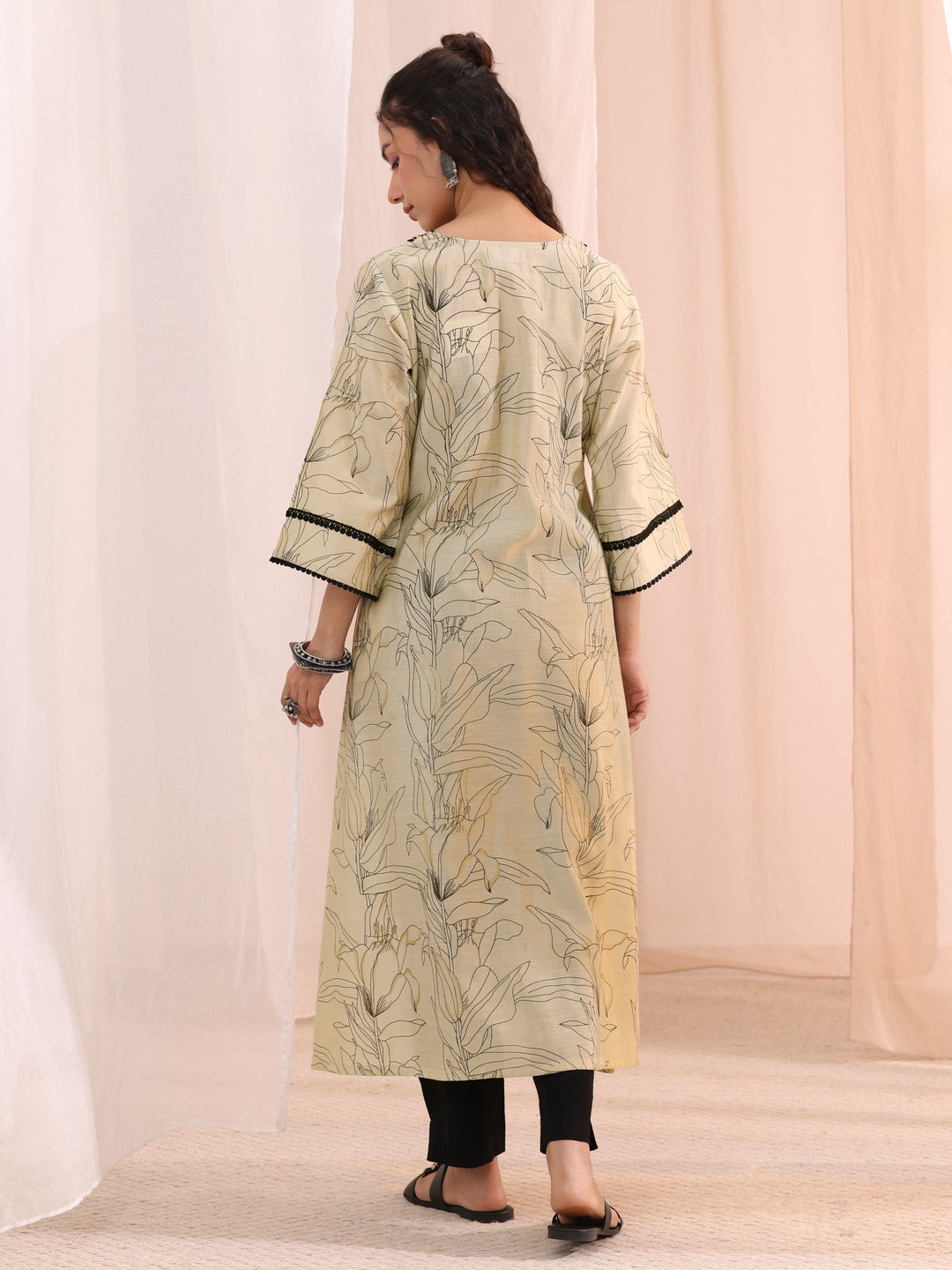  Off White Floral Printed Silk Blend A-Line Kurta 