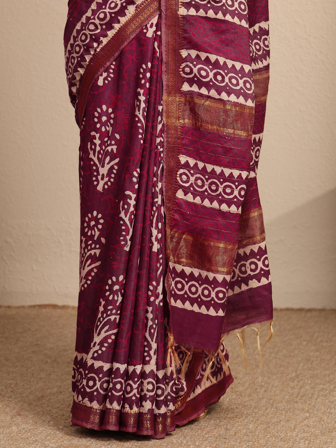  Burgundy Ikat Printed Cotton Saree With Unstitched Blouse Piece 