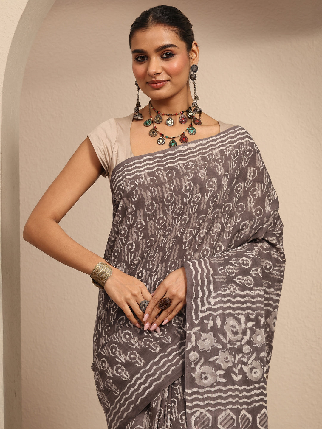  Taupe Printed Cotton Bagh Saree With Unstitched Blouse Piece 