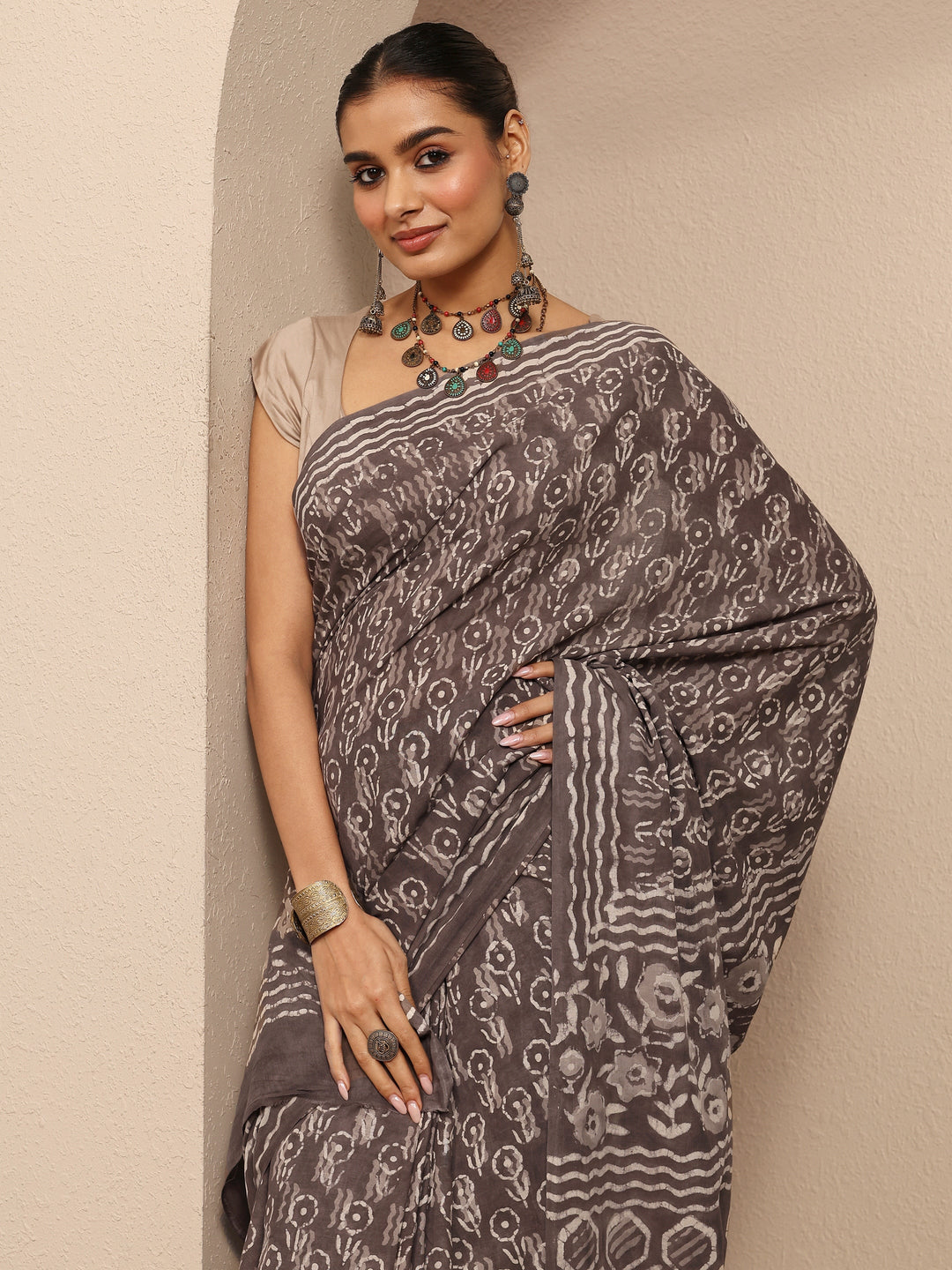  Taupe Printed Cotton Bagh Saree With Unstitched Blouse Piece 