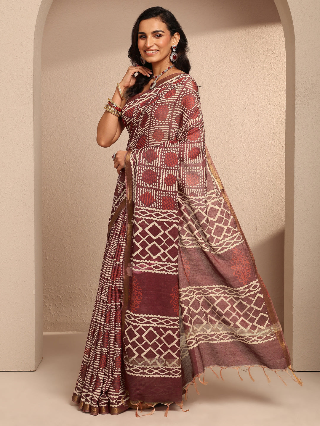  Maroon Geometric Printed Cotton Saree With Unstitched Blouse Piece 