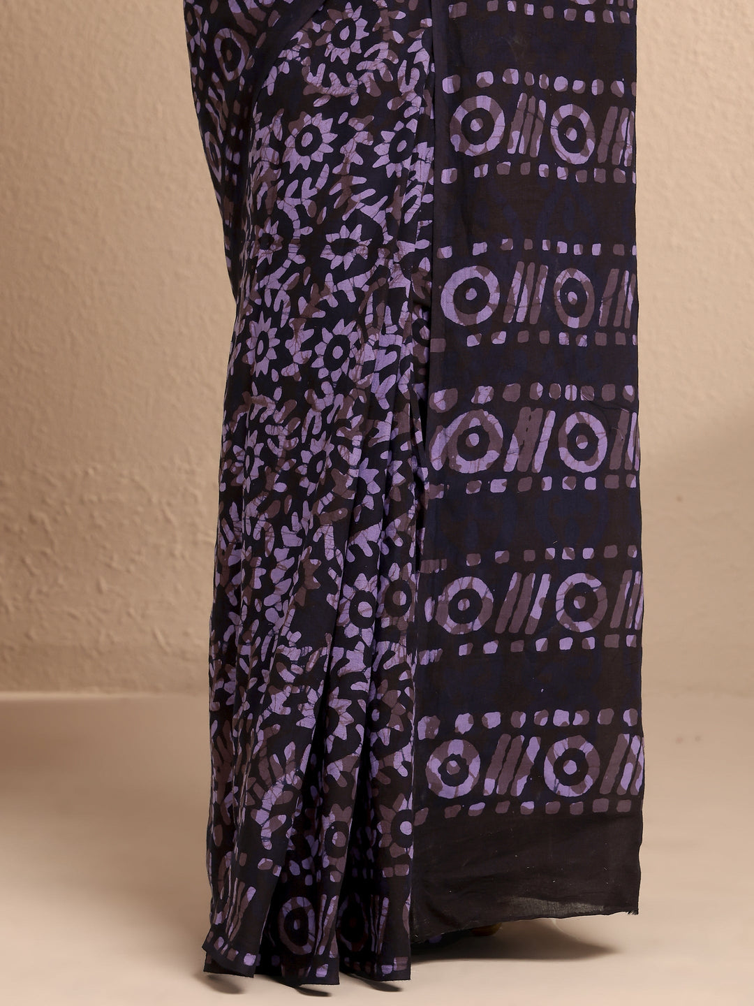  Purple Printed Cotton Saree With Unstitched Blouse Piece 