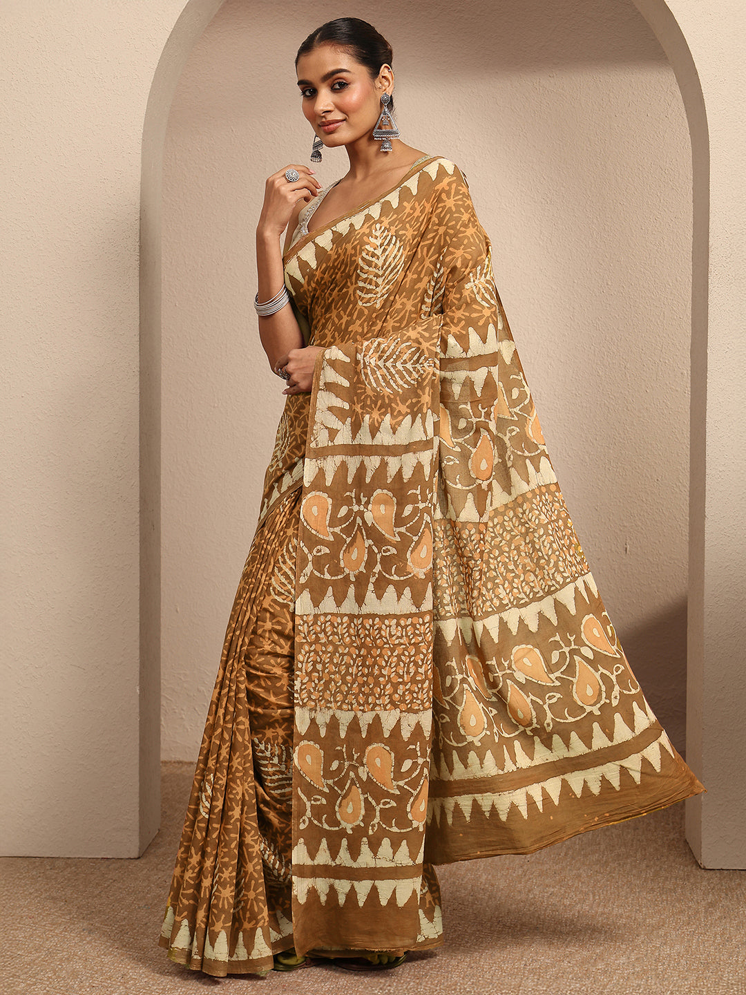  Brown Printed Cotton Saree With Unstitched Blouse Piece 