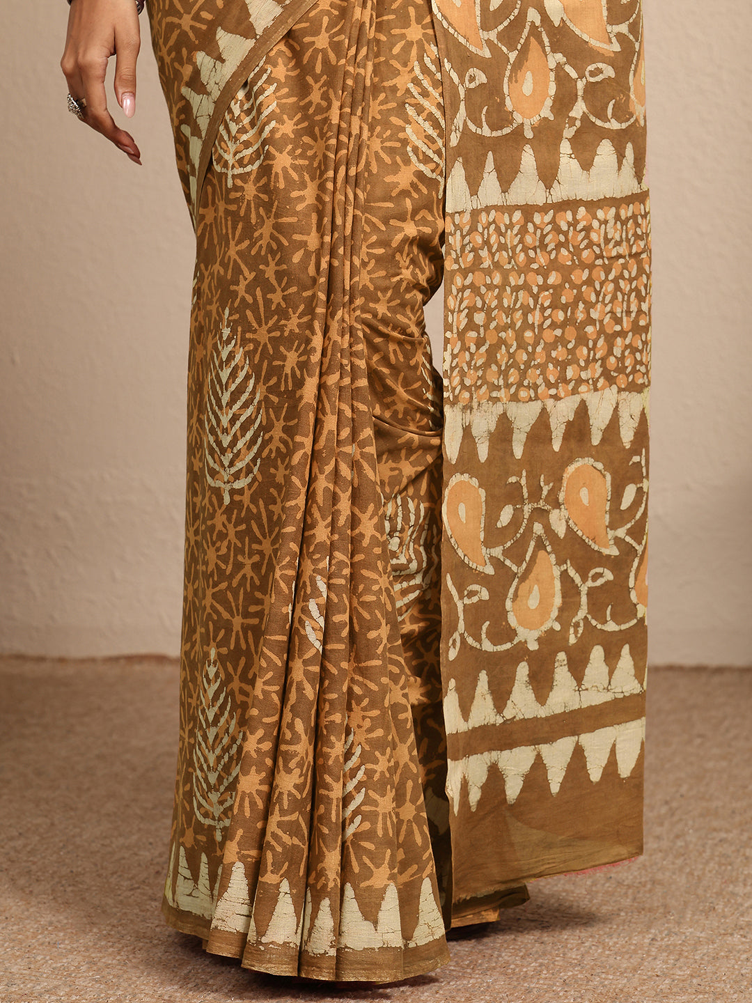  Brown Printed Cotton Saree With Unstitched Blouse Piece 