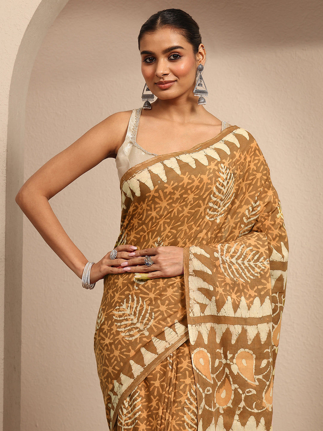  Brown Printed Cotton Saree With Unstitched Blouse Piece 