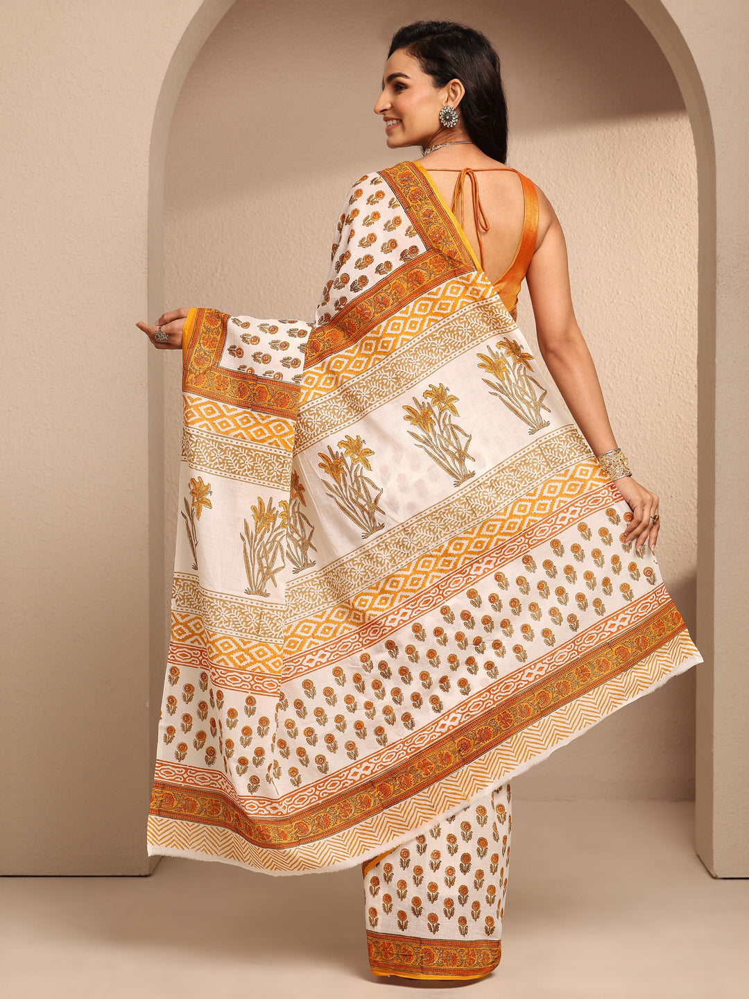  White Printed Cotton Saree With Unstitched Blouse Piece 