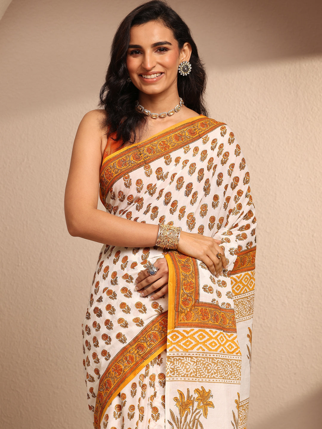  White Printed Cotton Saree With Unstitched Blouse Piece 