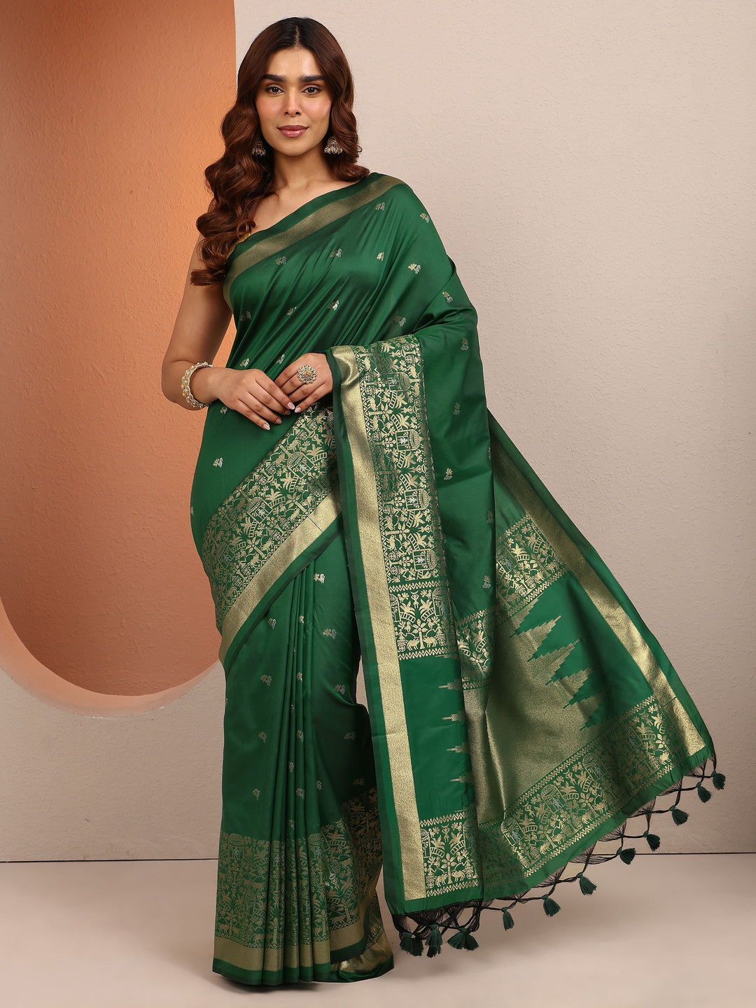 Green Woven Design Banarsi Silk Blend Saree With Unstitched Blouse Piece