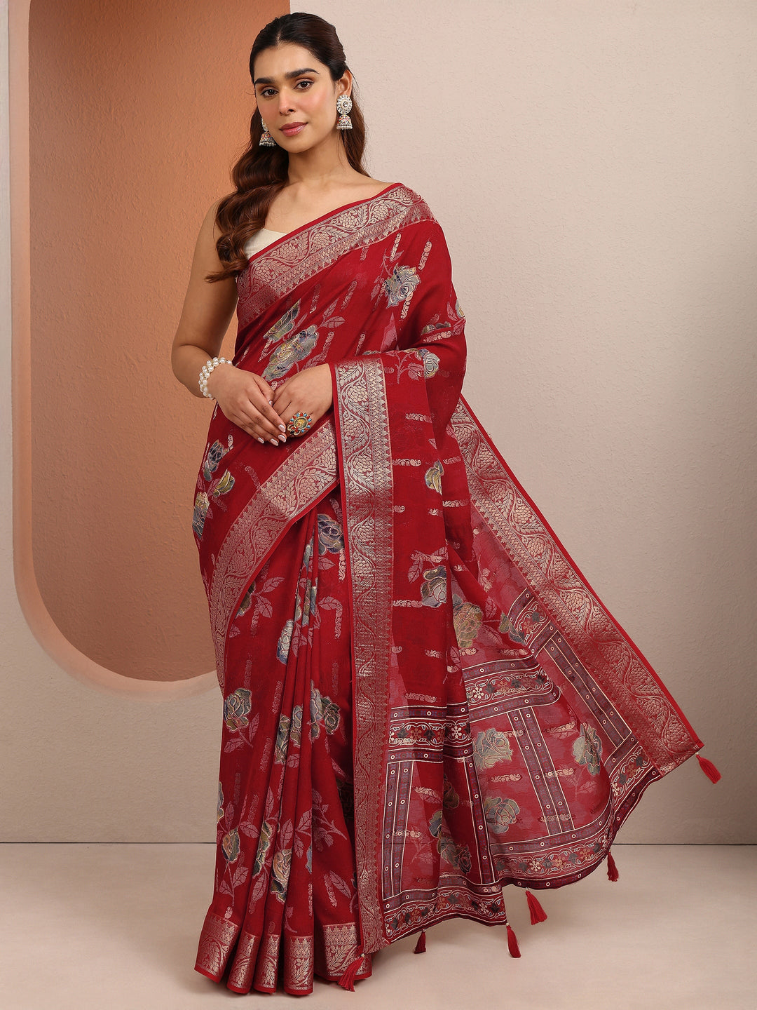 Red Printed Silk Blend Saree With Unstitched Blouse Piece