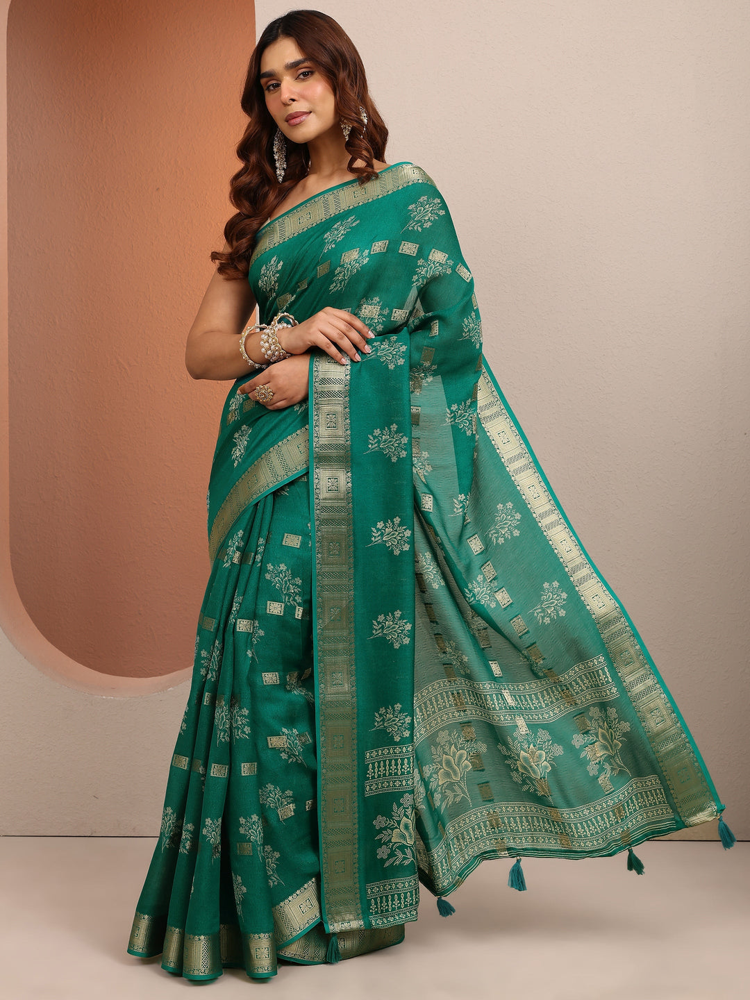  Green Printed Silk Blend Saree With Unstitched Blouse Piece 