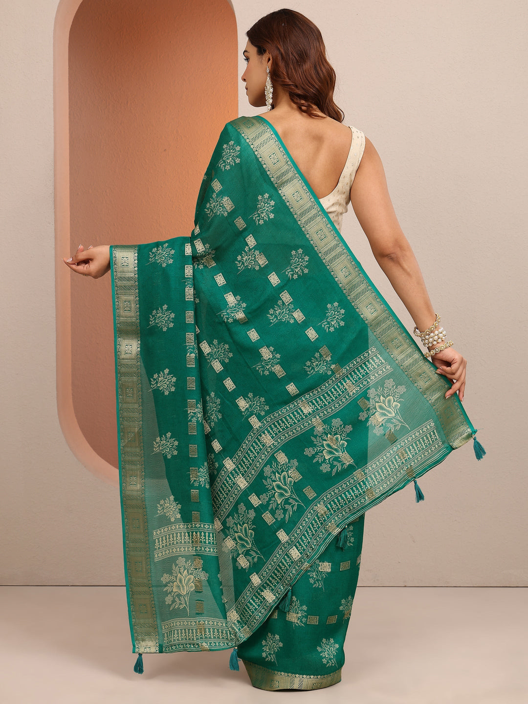  Green Printed Silk Blend Saree With Unstitched Blouse Piece 