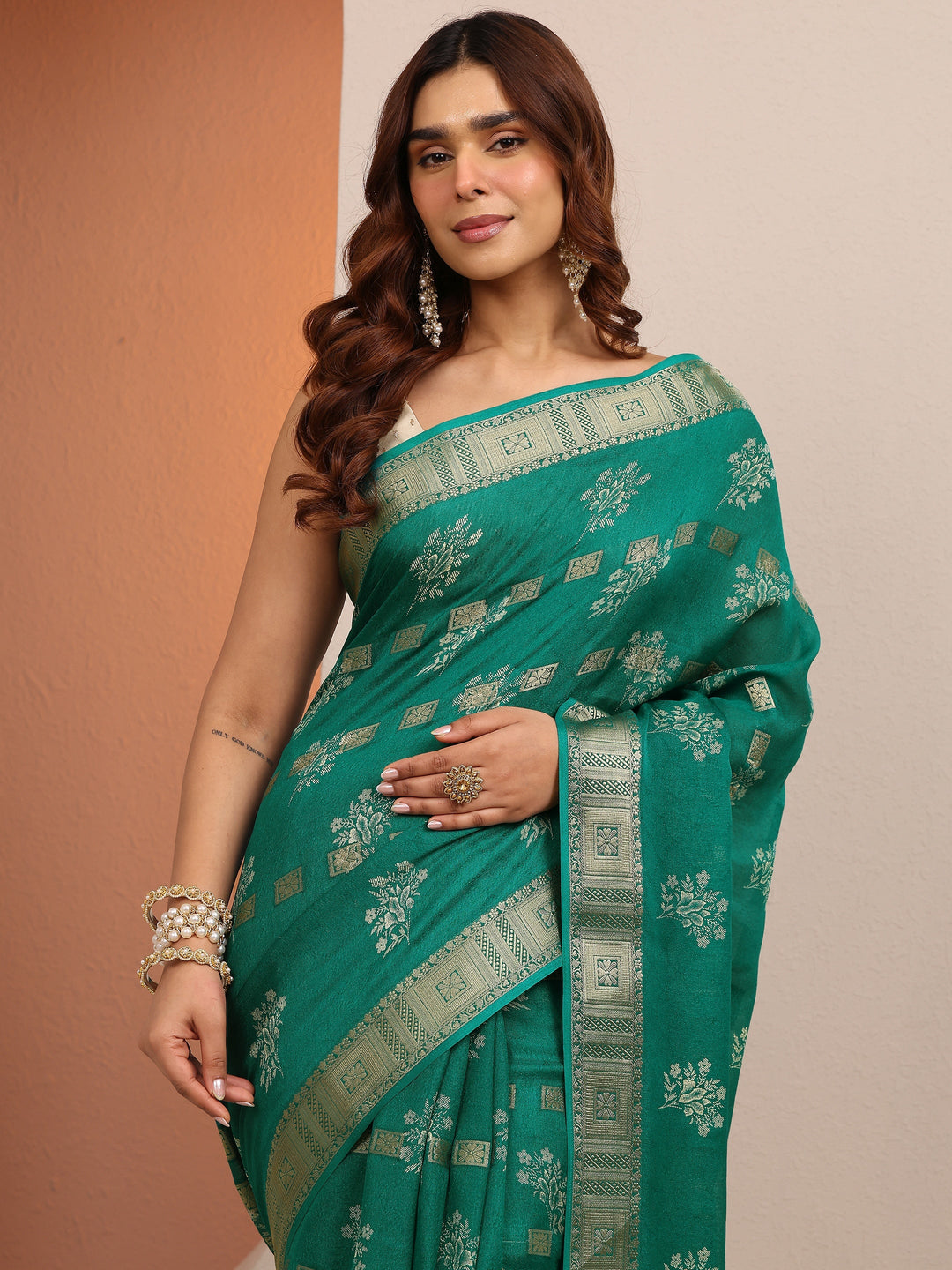  Green Printed Silk Blend Saree With Unstitched Blouse Piece 