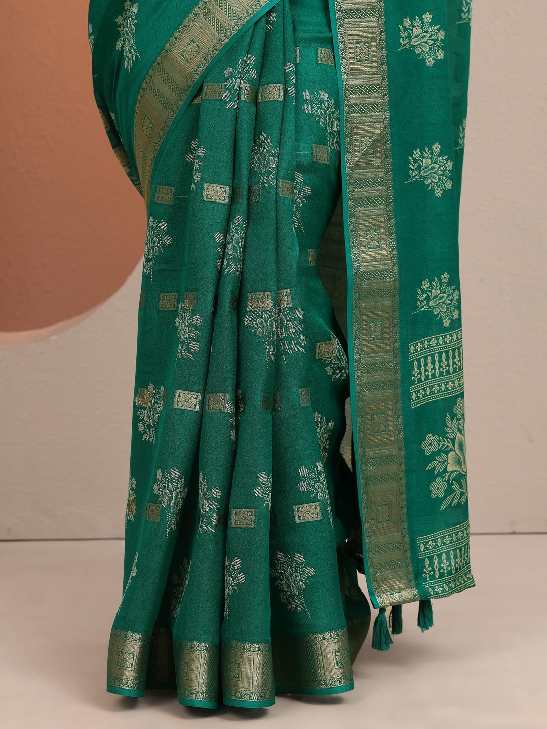  Green Printed Silk Blend Saree With Unstitched Blouse Piece 