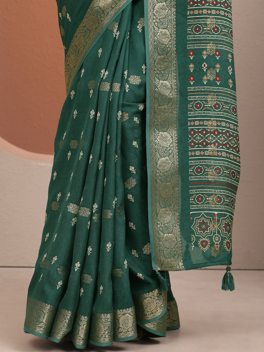  Green Printed Silk Blend Saree With Unstitched Blouse Piece 