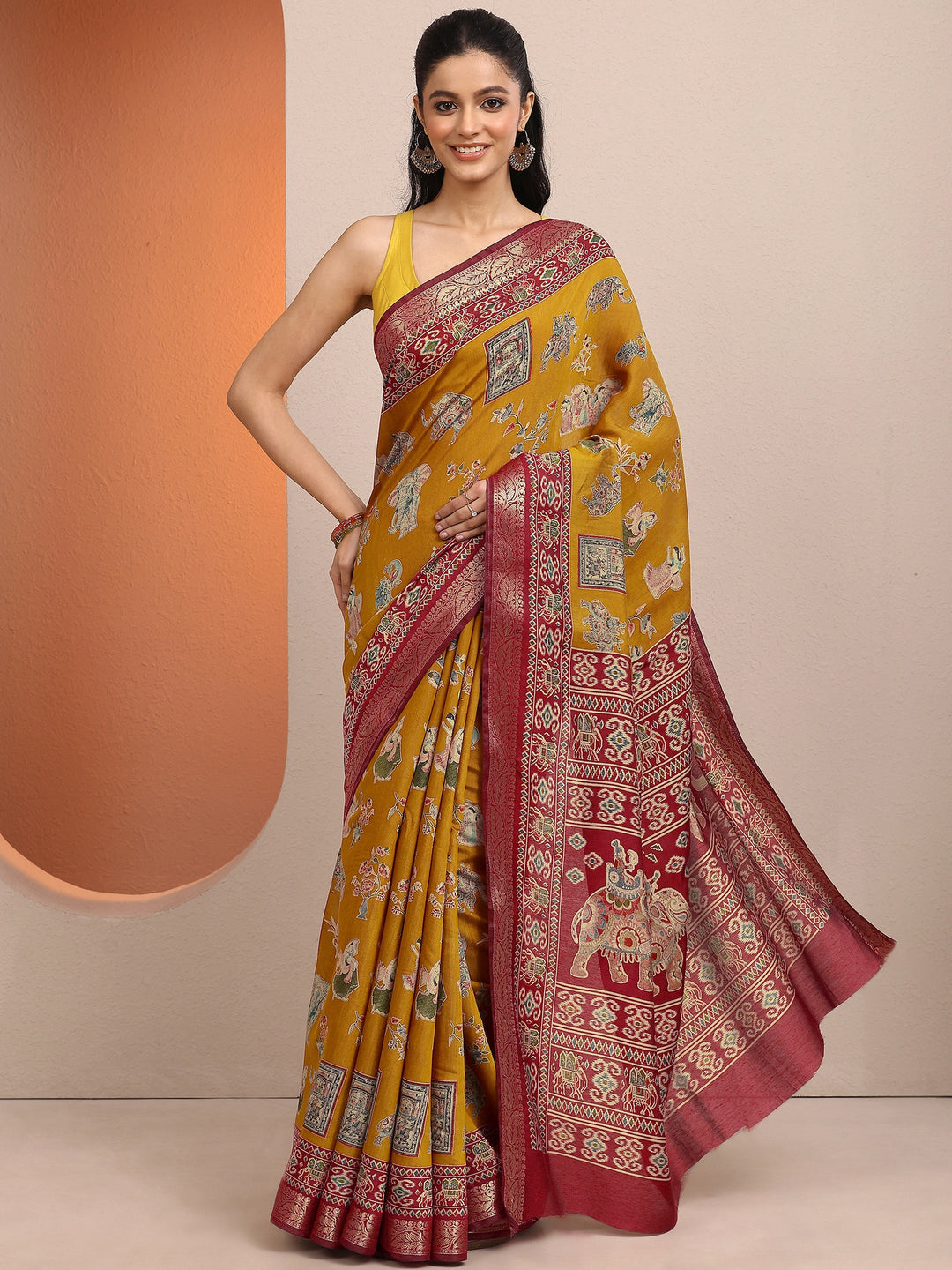 Mustard Printed Silk Blend Saree With Unstitched Blouse Piece