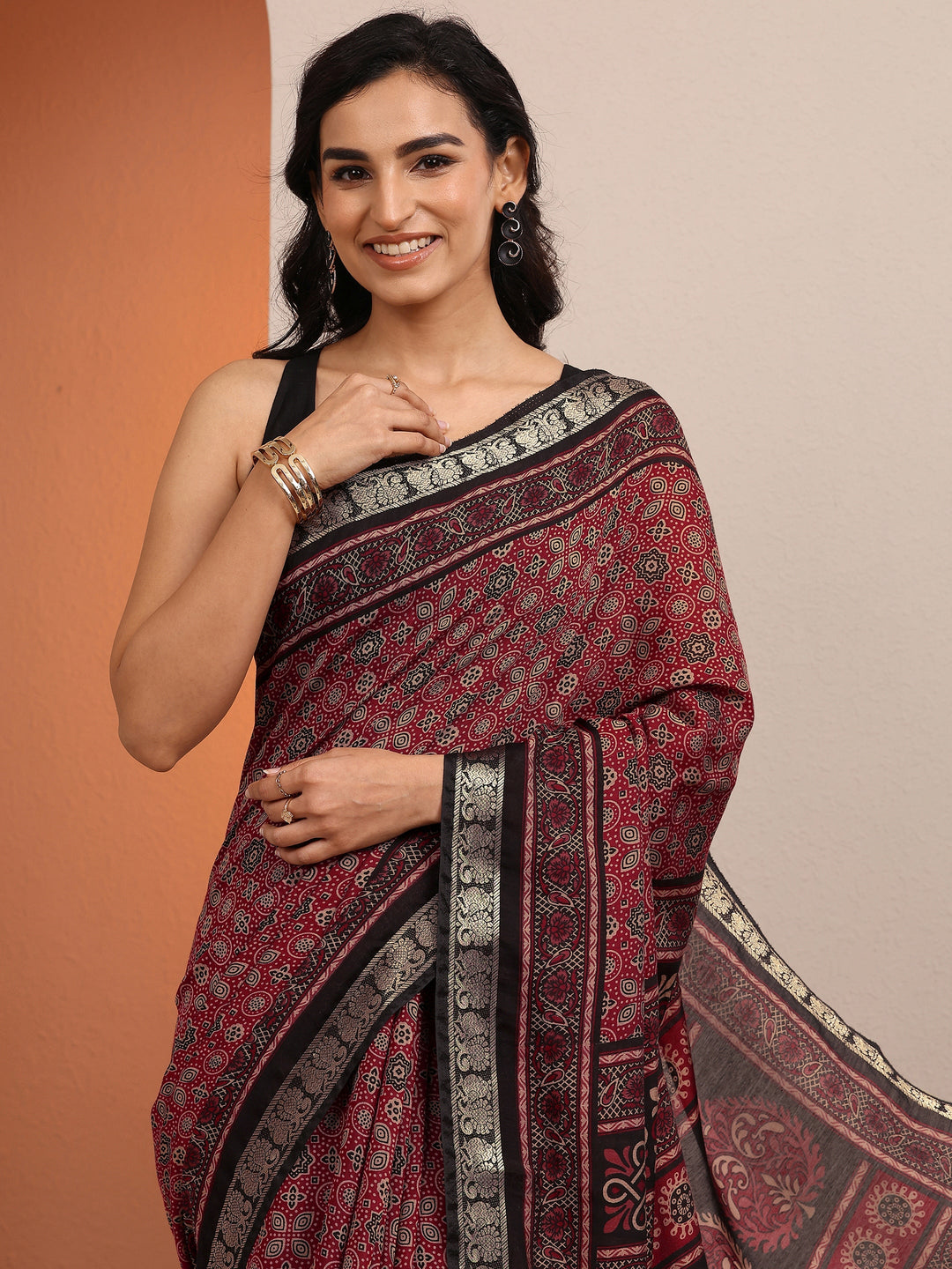  Maroon Printed Silk Blend Saree With Unstitched Blouse Piece 