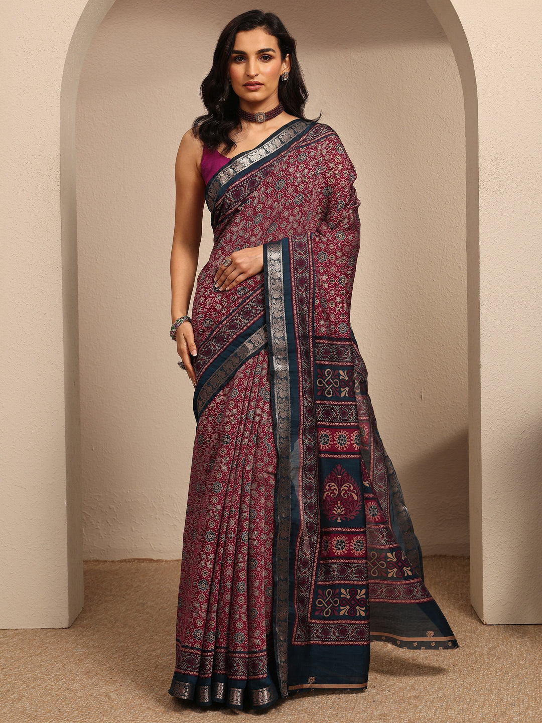  Maroon Printed Silk Blend Saree With Unstitched Blouse Piece 