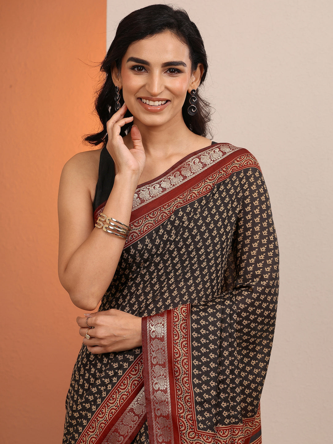  Black Printed Silk Blend Saree With Unstitched Blouse Piece 