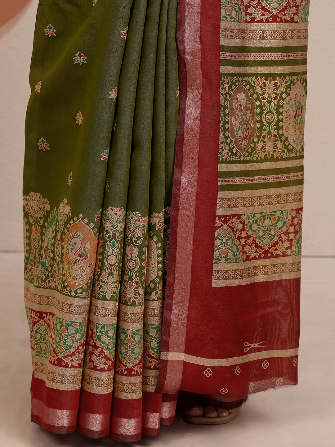  Green Printed Silk Blend Saree With Unstitched Blouse Piece 