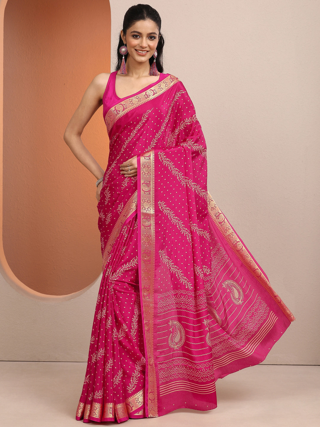 Pink Bandhani Printed Silk Blend Saree With Unstitched Blouse Piece