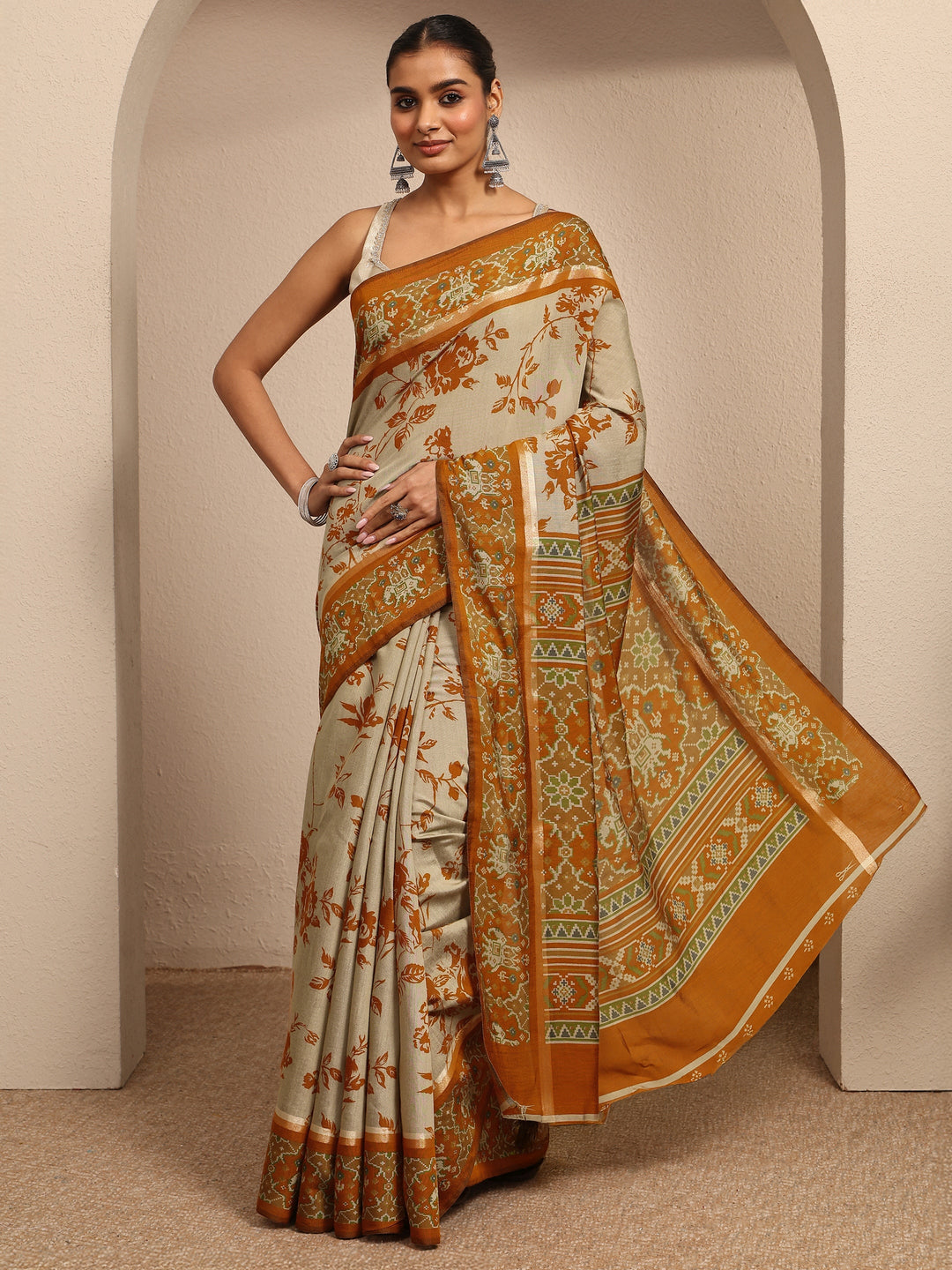  Beige Printed Silk Blend Saree With Unstitched Blouse Piece 