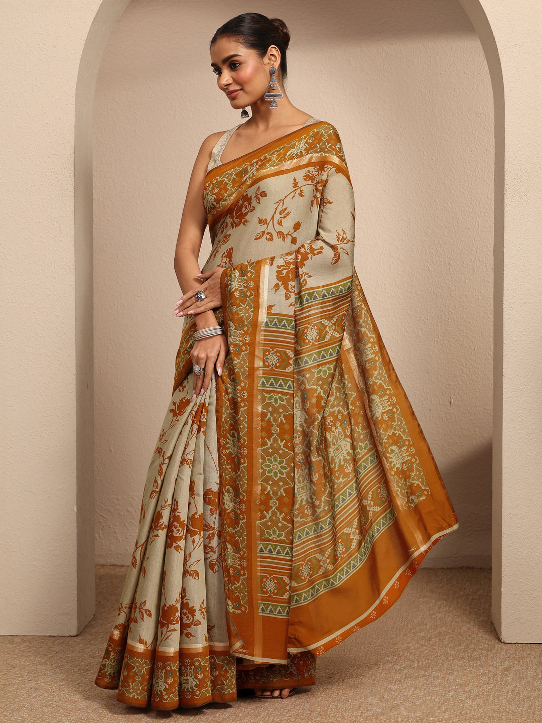  Beige Printed Silk Blend Saree With Unstitched Blouse Piece 